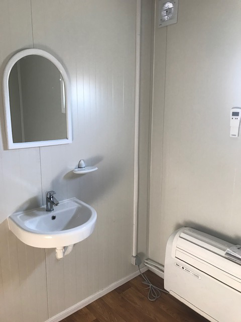 LAVABO BUNGALOW CLIMATISATION REVERSIBLE.
